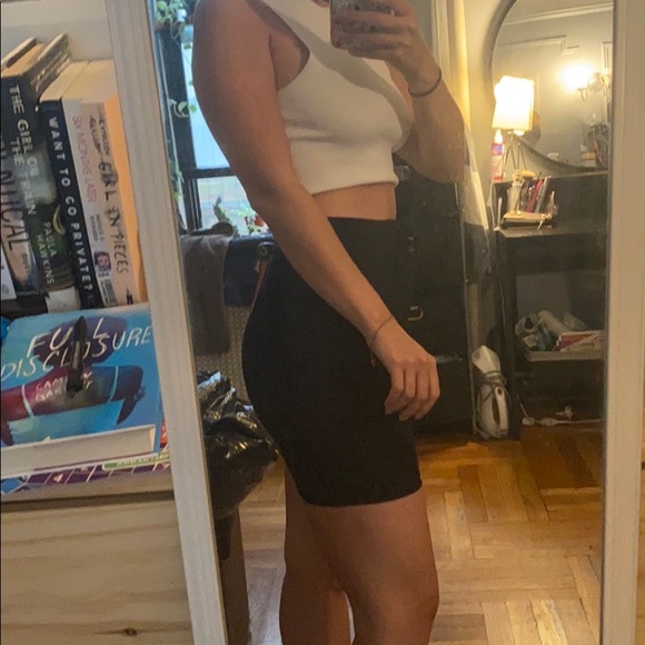 Black lace up skirt - Picture 3 of 3